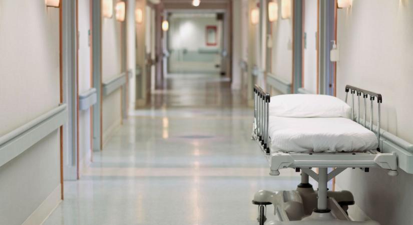 Fontos intézkedésről döntött a szolnoki kórház vezetősége: ezt mindenkinek be kell tartania