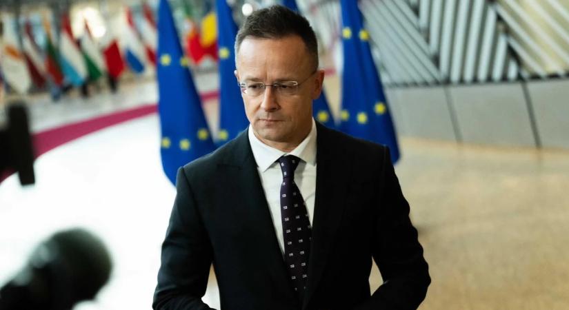 Szijjártó „jogi csalásnak” nevezte az orosz gázimport betiltását, a kormány válaszlépésre készül