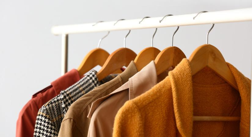 Fordított vállfa trükk: amivel végre bűntudat nélkül szanálhatsz