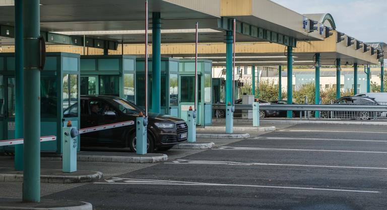 Országos demonstráció kezdődik, napokra megbénulhatnak a határátkelők