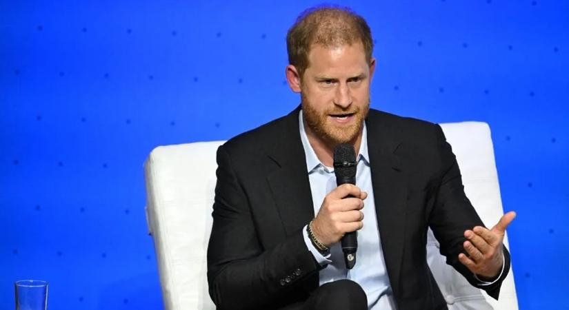 Harry herceg zaklatója csak pár méterre ült tőle a tárgyalása során