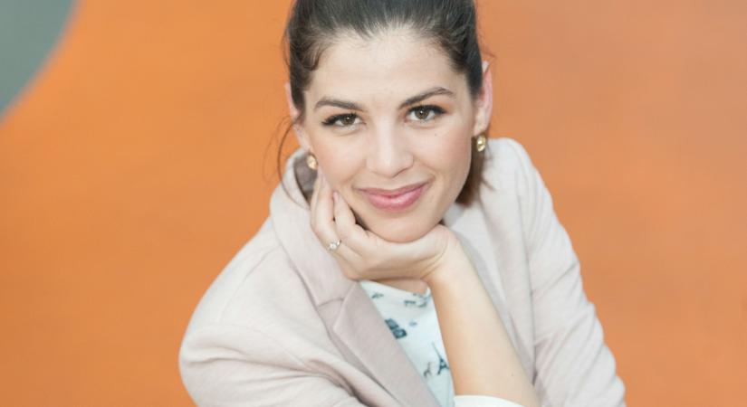 Nagyon merész! Ördög Nóra a Balaton olvadó jegén fotózkodott gyerekeivel