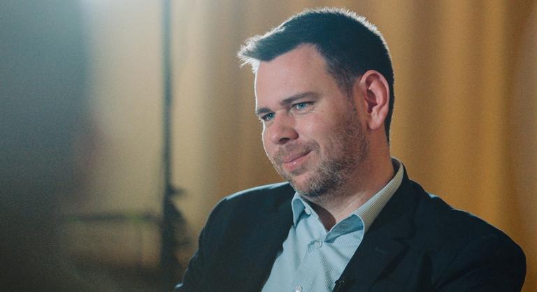 Vitézy Dávid bemutatott egy fényképet, ami „tökéletesen foglalja össze Lázár János rombolását és ámokfutását”