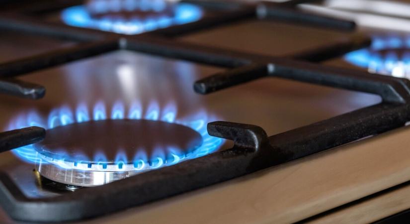 500 köbméter gáz és 500 kWh áram: rendkívüli parlamenti ülést hívtak össze a rezsicsökkentés kiterjesztéséért