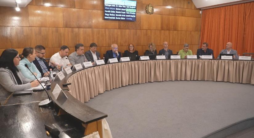 Napirenden szerepelt a kátyúkeret