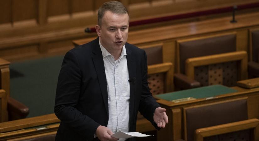 Rendkívüli parlamenti ülést hív össze a DK a kedvezményesen igénybe vehető gáz és áram mennyiségének növeléséért