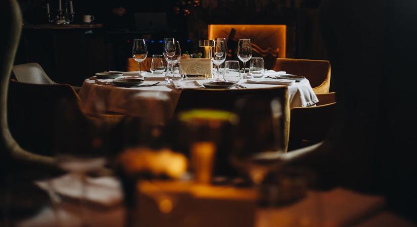 Bezárt a mindenki által jól ismert kecskeméti étterem, minden berendezését eladásra kínálják