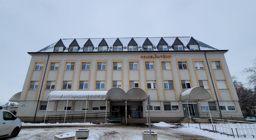 Maszkviselési kötelezettséget rendeltek el az orosházi kórházban