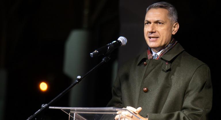 Lázár János: Hallom, mondják, el kell venni Mészáros Lőrinc és Tiborcz István vagyonát. És másnap mi lesz?