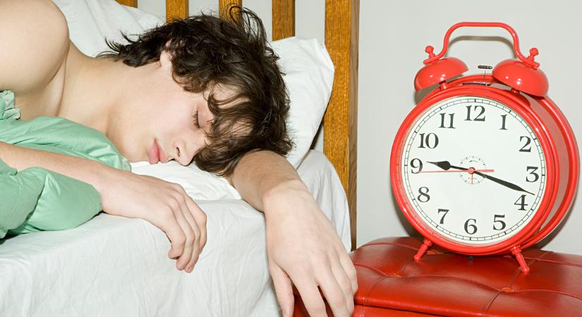 Örülj, ha hétvégén állandóan alszik a kamasz gyereked