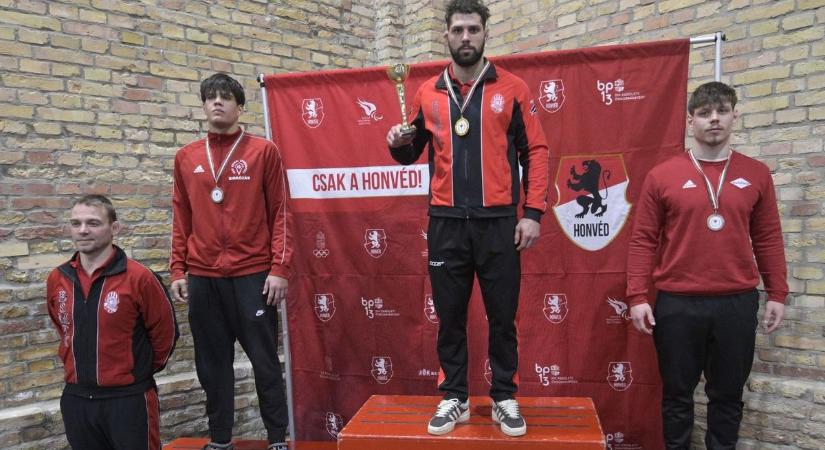 Vb-ezüstérmes állította meg az egri birkózót