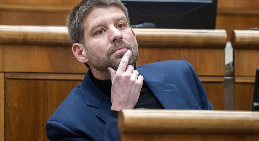 A parlament gyenge, erre az új házszabály a legfőbb bizonyíték a PS szerint