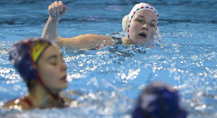 Az olimpiai bajnok Spanyolország legyőzésével kezdte az Eb-t a női vízilabda-válogatott