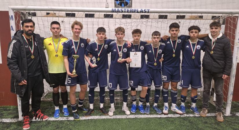 Kettős Ikarus elsőség