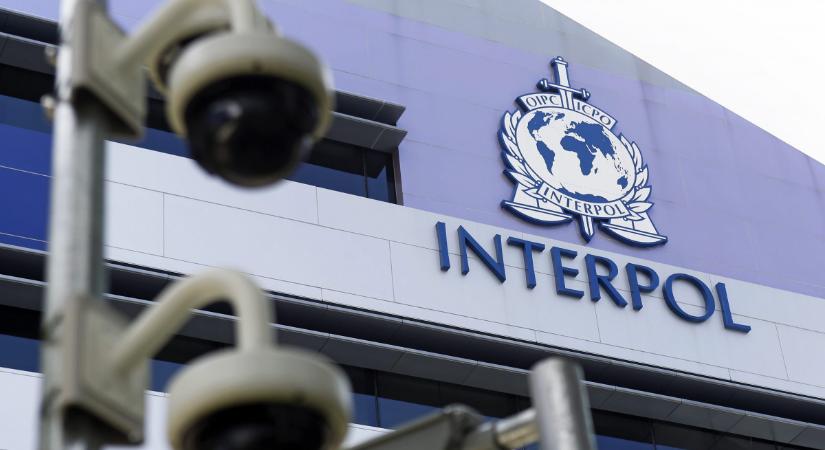Moszkvának még az Interpol körözési listája is jó valamire