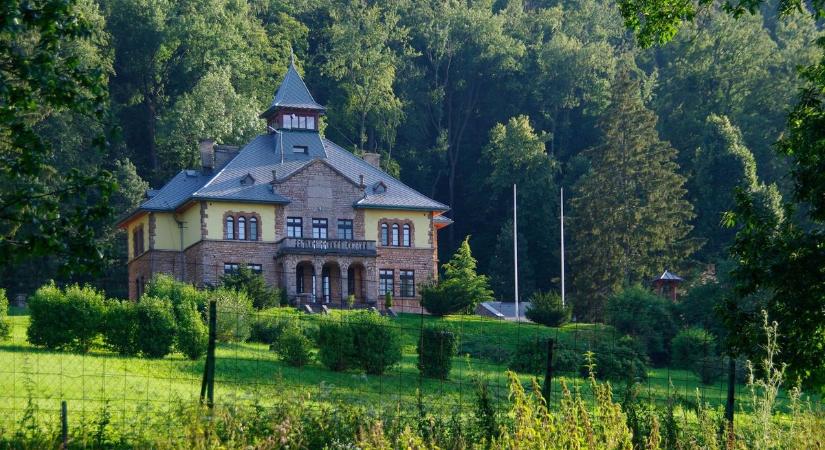 Ezt a 10 kastélyt látnod kell: az egykori bajnai Sándor-család és a Gerecse titkos kastélya felfedezésre vár