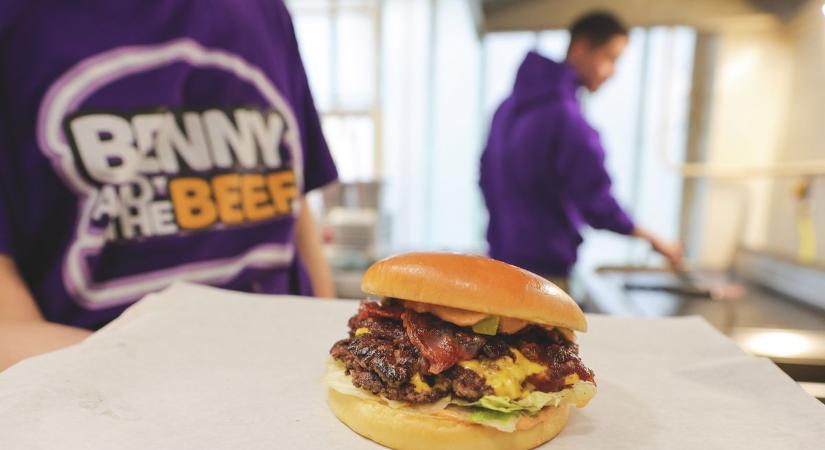 Új hely nyitott rá a többire, ez már hamburgerháború a panelek közt Szegeden?
