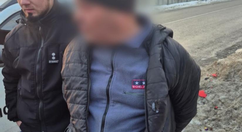 A Técsői járásban letartóztatták azt a férfit, aki letépte az Ukrajna védelmében elesett hősök portréit
