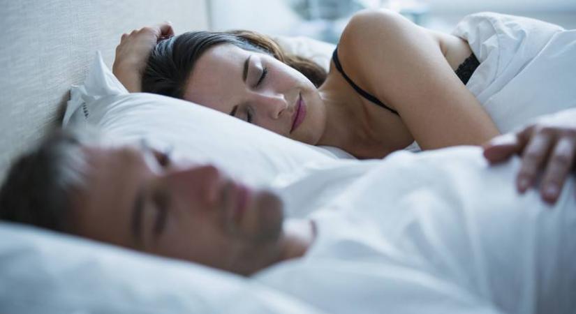 Az emberek 84 százaléka jobban alszik ettől a szokástól – neked is segíthet