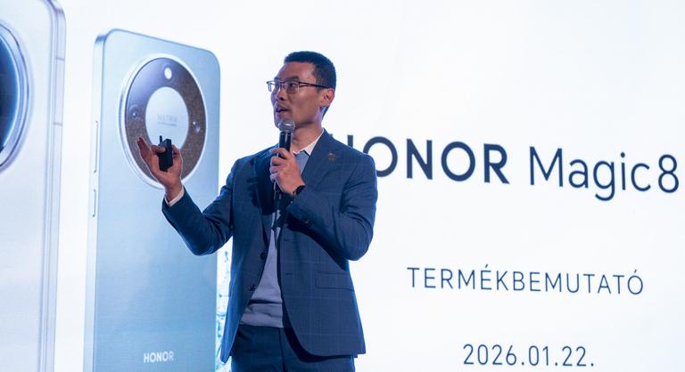 A szögbelövő és a vízbe fojtás sem fogott ki a Honor új mobilján