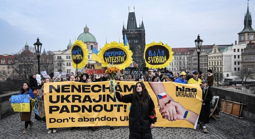 Hídfoglalásba kezdtek az ukránok Prágában – nem hagyta szó nélkül a cseh házelnök