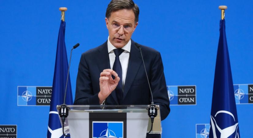 Mark Rutte létfontosságúnak nevezte Ukrajna katonai támogatását
