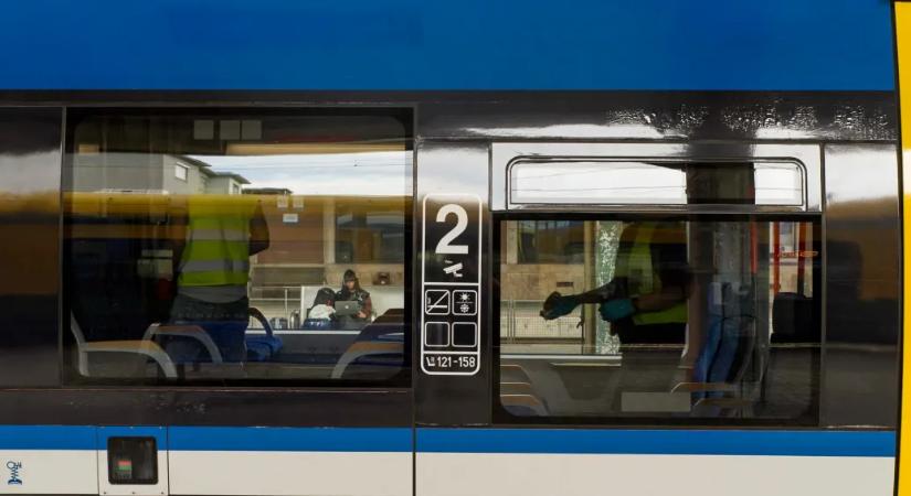 A MÁV vonatait takarító cég a Telexnek: 2020 óta kampányolunk a takarítók megbecsültségének erősítéséért