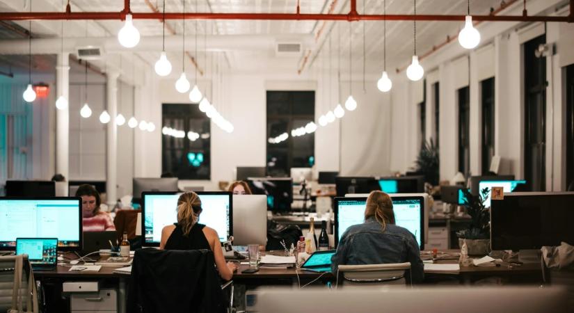 Lesújtó számok a 2026-os béremelésről. Minden ötödik munkavállalónak kevesebbet érhet a fizetése, mint tavaly