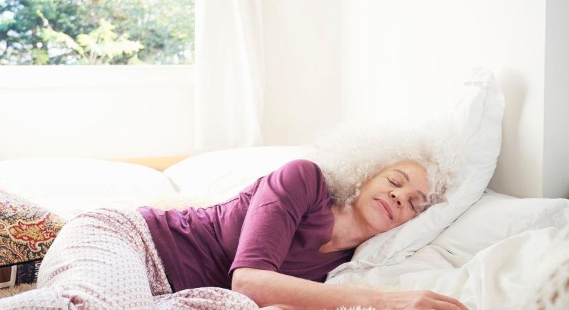 Mi tesz jobbat 60 felett az egészségünknek, korán kelni vagy inkább tovább aludni?