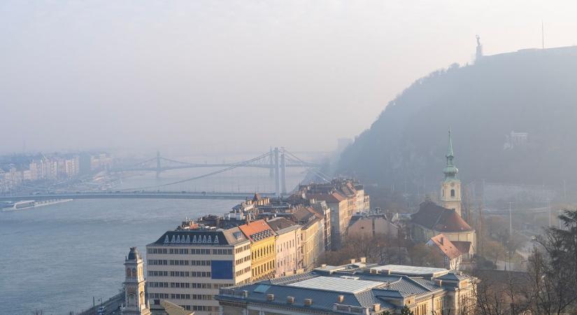 Keddi időjárás: ködfoltok reggel, napközben rétegfelhők és enyhe felmelegedés