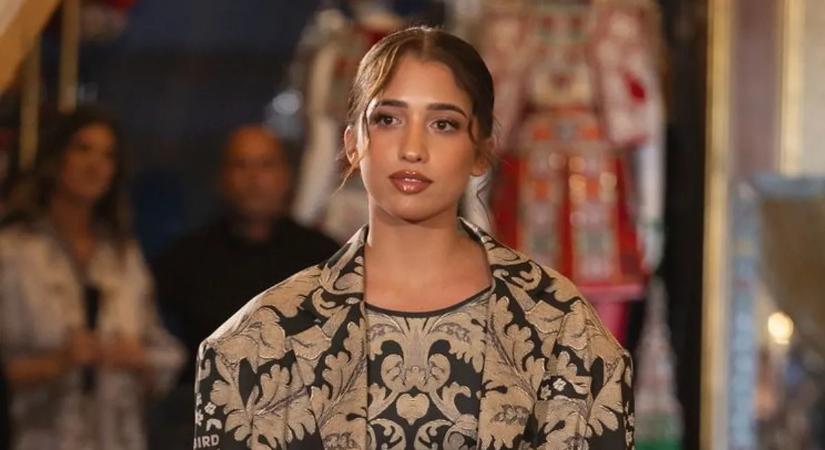 Levetkőzött Schóbert Lara! Hihetetlen alakja van