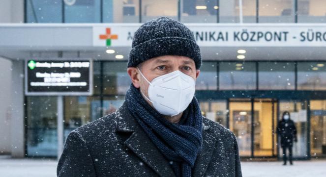 Kötelező a maszkviselés keddtől a pécsi klinikákon