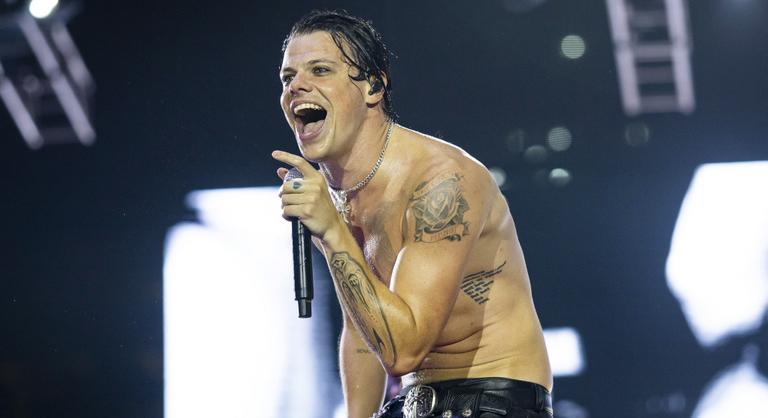 Bocsánatot kért Yungblud, amiért a szexuális visszaéléssel megvádolt Till Lindemannal fotózkodott