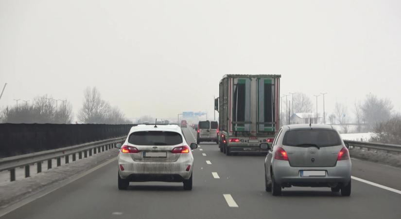 „Én, a sebesség…” – Megéri 110 km/órával autópályázni?