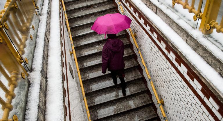 Ónos eső kíséri a köd feloszlását, helyenként akár 10 fok is előfordulhat