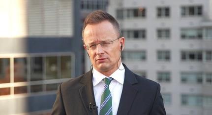 Szijjártó Péter nagyon kiakadt, szerinte óriási jogi csalás történt