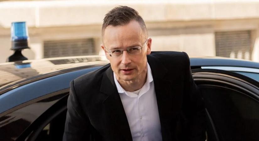 Szijjártó Péter: Konzuljaink ismét a helyszínen lesznek, hogy segítsék a szurkolókat