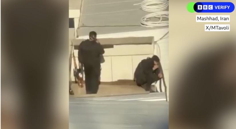 Mesterlövészek a háztetőn, holttestekkel teli kórházak – videón az iráni tüntetések