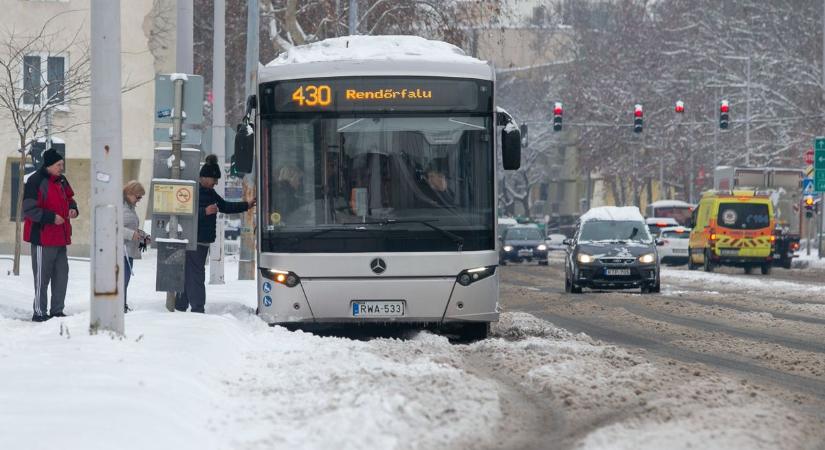 Bárki ingyen utazhatott Kecskeméten, de ennek most vége: így kompenzálja a KeKo a bérleteseket