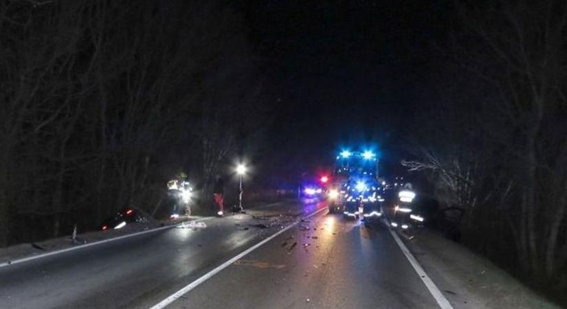 Frontális baleset a 81-es főúton, Székesfehérvár közelében