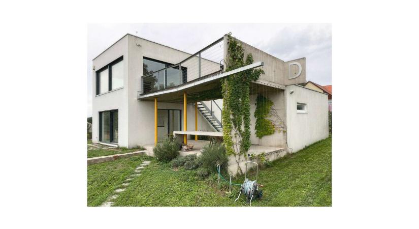 Személytelen személyesség – Építésznyaraló Balatonszepezden