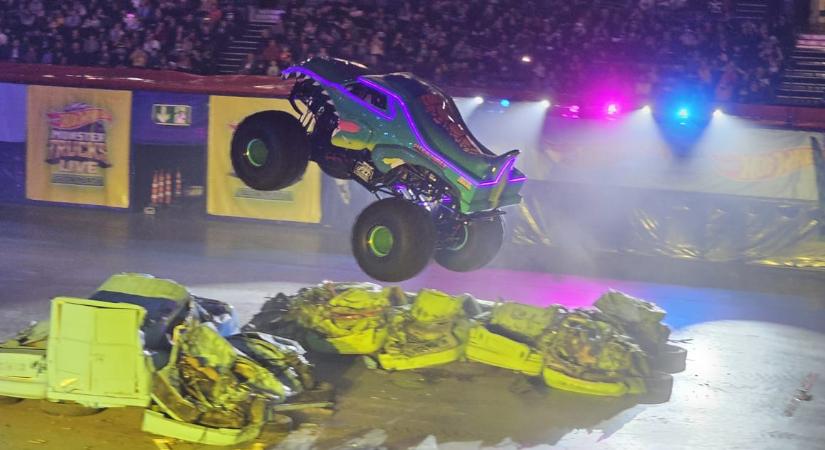 Pokolian erős és hangos V8-as Hot Wheelsek jönnek ugratni és zúzni Budapestre