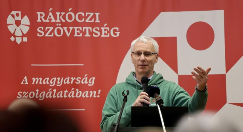 Soltész Miklós: több mint 100 milliárd forinttal segítette eddig hazánk Ukrajnát