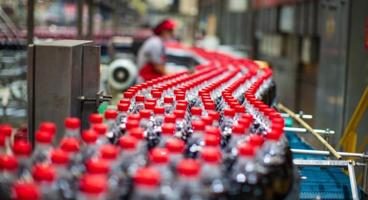 Nem kell már műanyag zsugorfólia a PET-palackos termékekhez