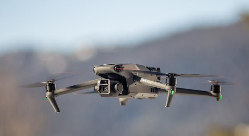 Életveszélyes drónozó férfit fogtak a rendőrök Vecsésen