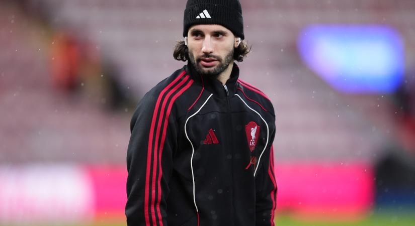 Itt a szupercuki fotó arról, ahogy Szoboszlai Dominik a kislányával pancsol