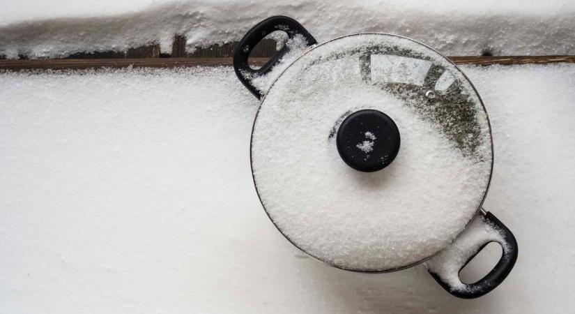 Az erkély nem hűtő! Ezért lehet baj abból, ha kint tárolod az ételt télen