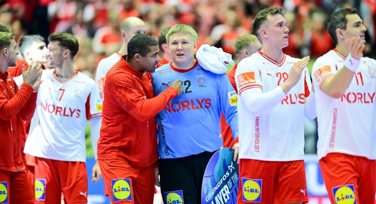 A társházigazda Dánia jutott elsőként elődöntőbe az Európa-bajnokságon