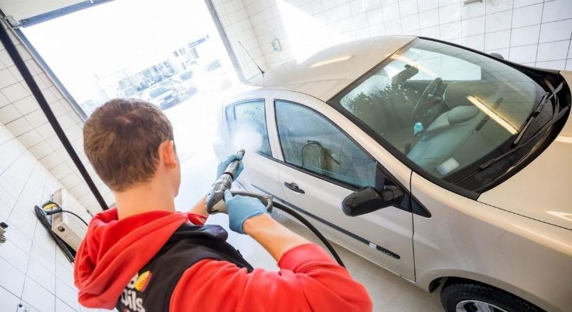 Több tízezres kárt okozhatsz az autódban, ha ezt hosszabb ideig elmulasztod