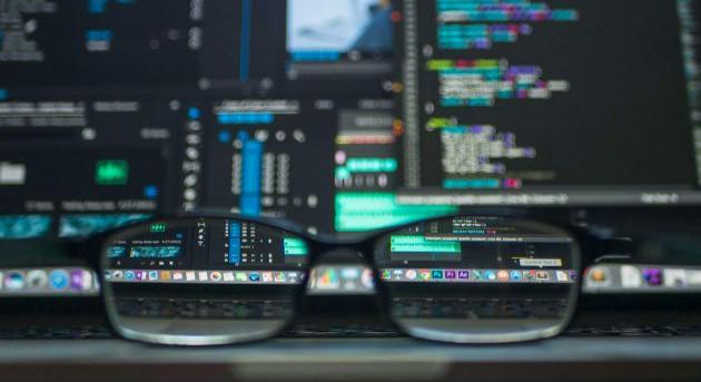 Akadémiai megerősítés kapott: szenior fejlesztő nem vén fejlesztő